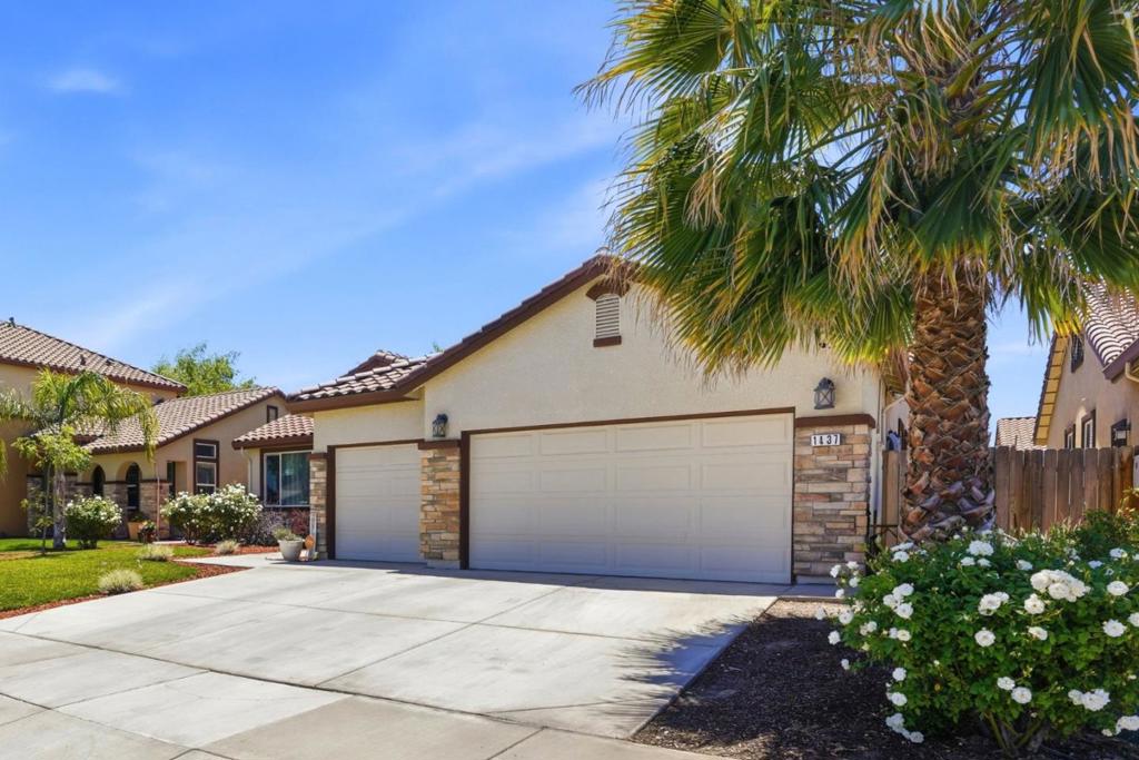 1437 Willmott Rd, Los Banos, CA 93635