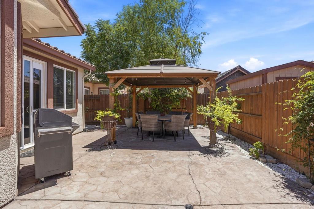 1437 Willmott Rd, Los Banos, CA 93635
