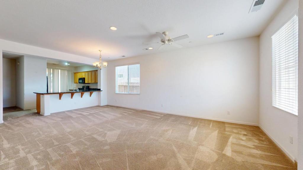 7392 Robinson, Fresno, CA 93737