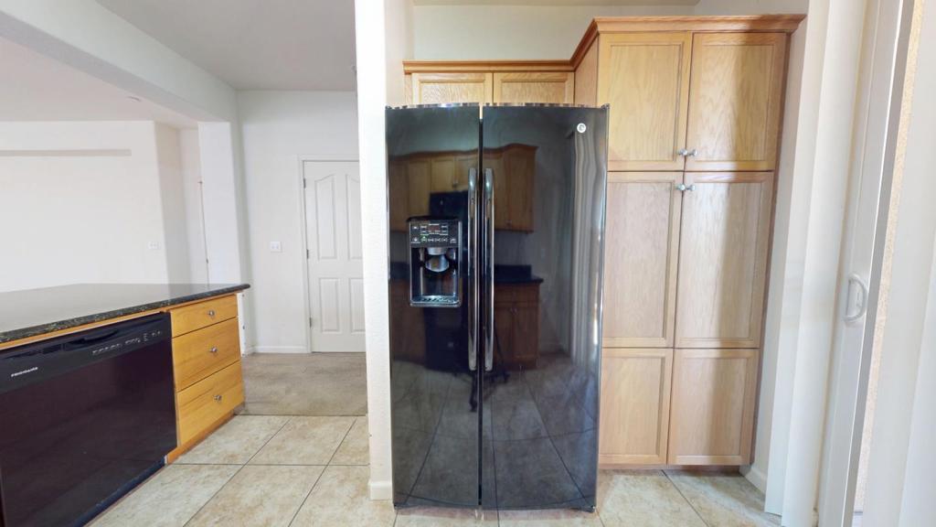 7392 Robinson, Fresno, CA 93737