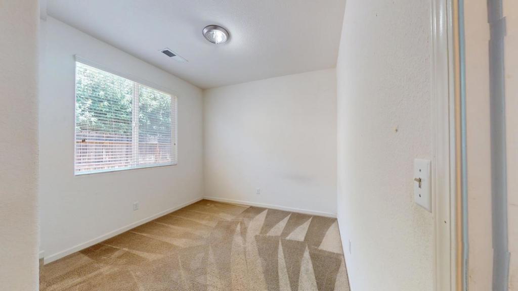 7392 Robinson, Fresno, CA 93737
