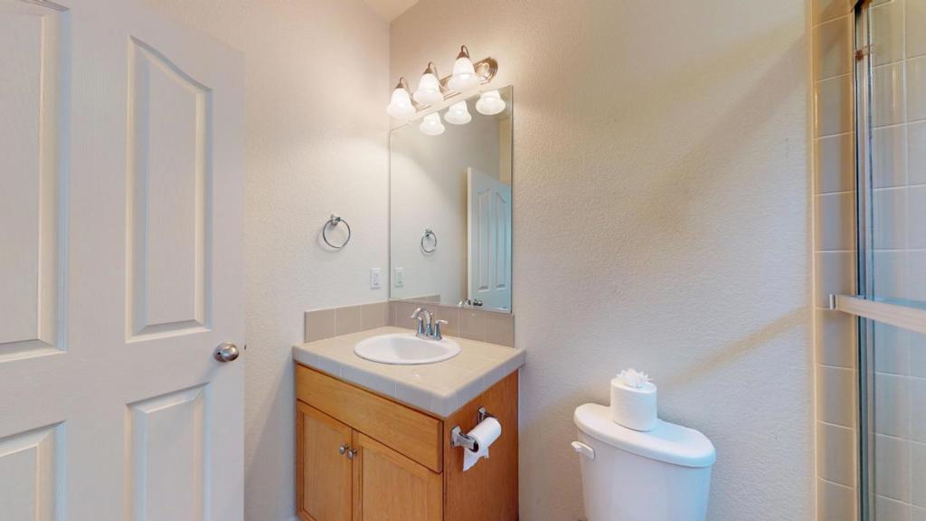 7392 Robinson, Fresno, CA 93737