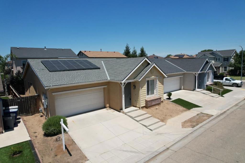 7392 Robinson, Fresno, CA 93737