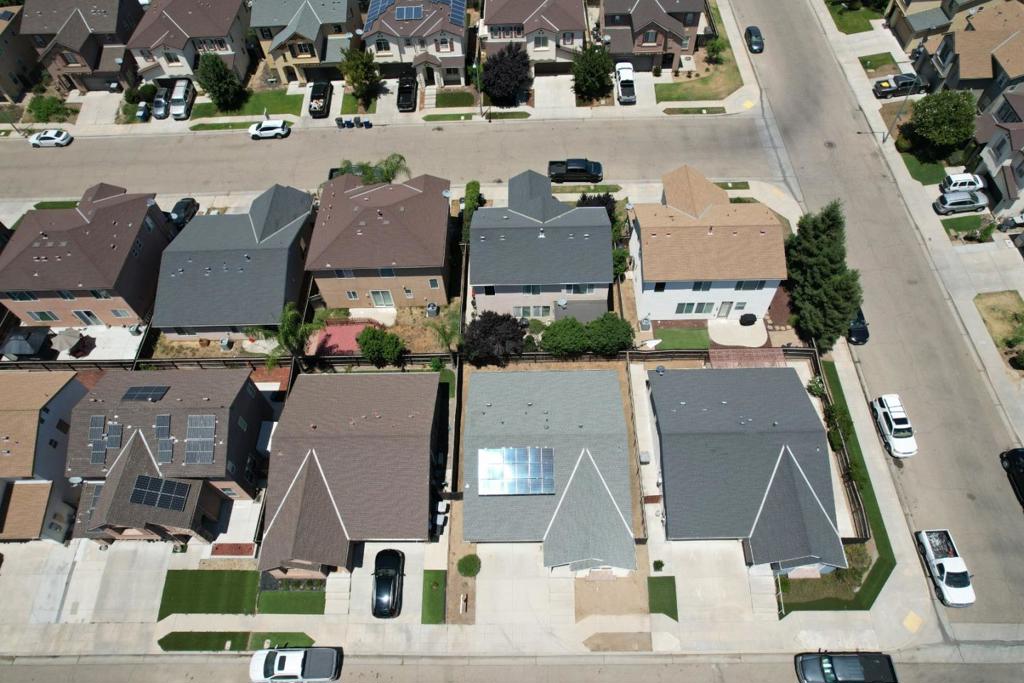 7392 Robinson, Fresno, CA 93737