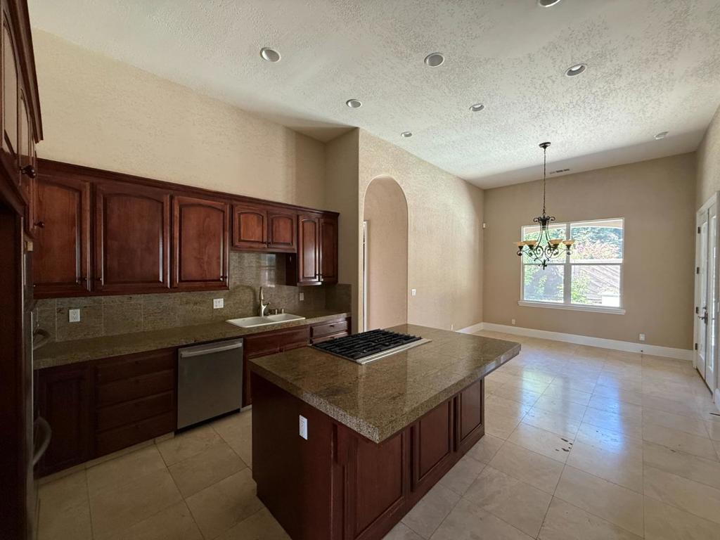 1411 Burman Dr, Turlock, CA 95382