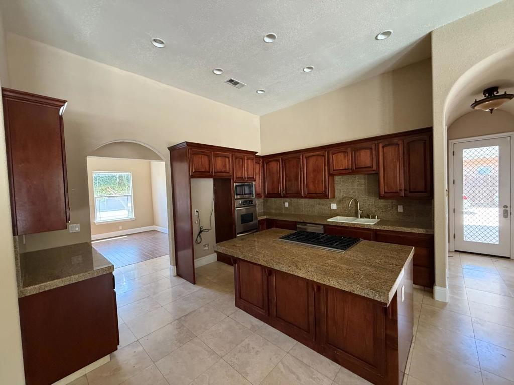1411 Burman Dr, Turlock, CA 95382