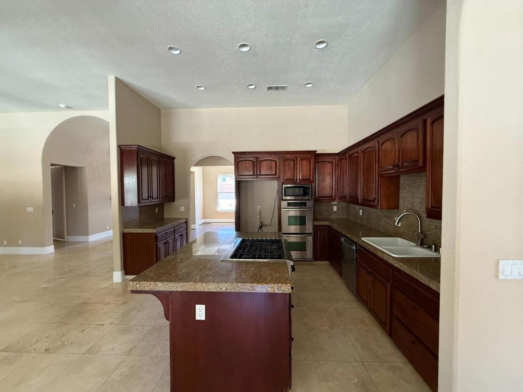 1411 Burman Dr, Turlock, CA 95382