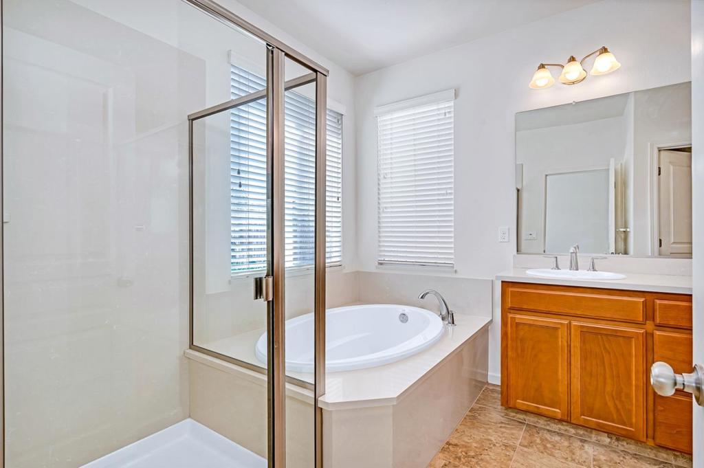 1149 Bellflower Way, Los Banos, CA 93635