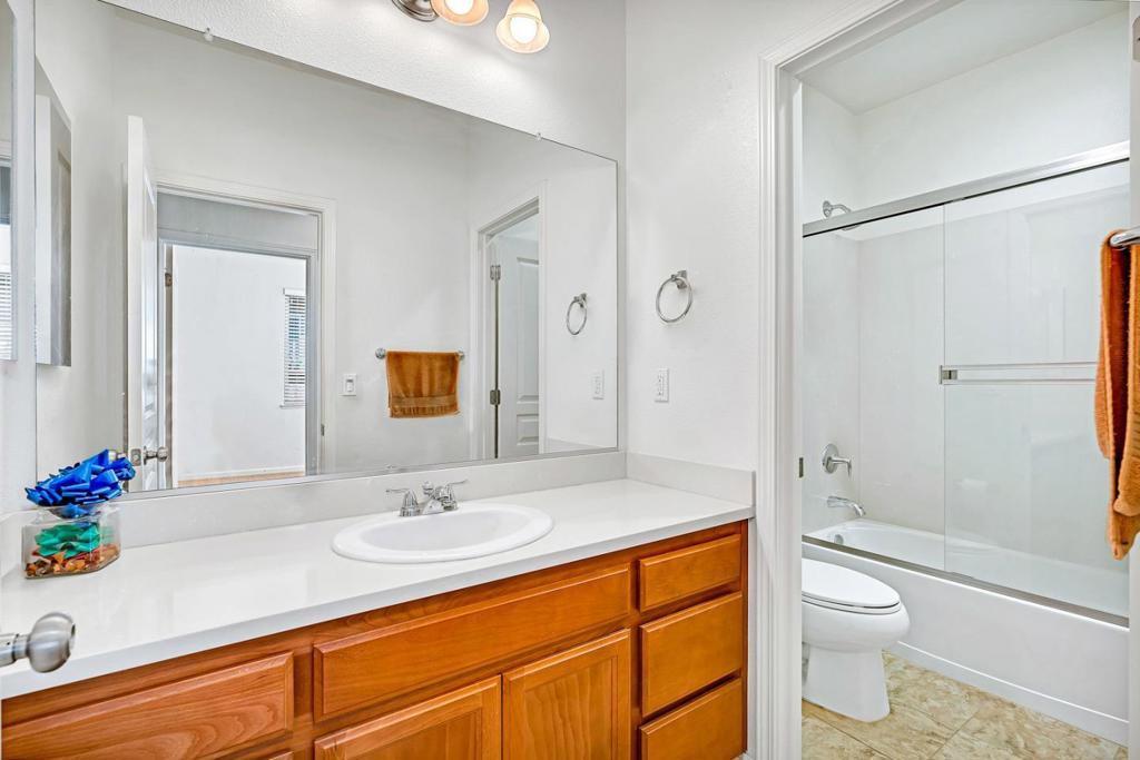 1149 Bellflower Way, Los Banos, CA 93635