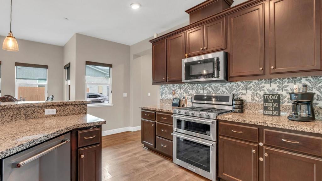 256 Gina St, Manteca, CA 95337