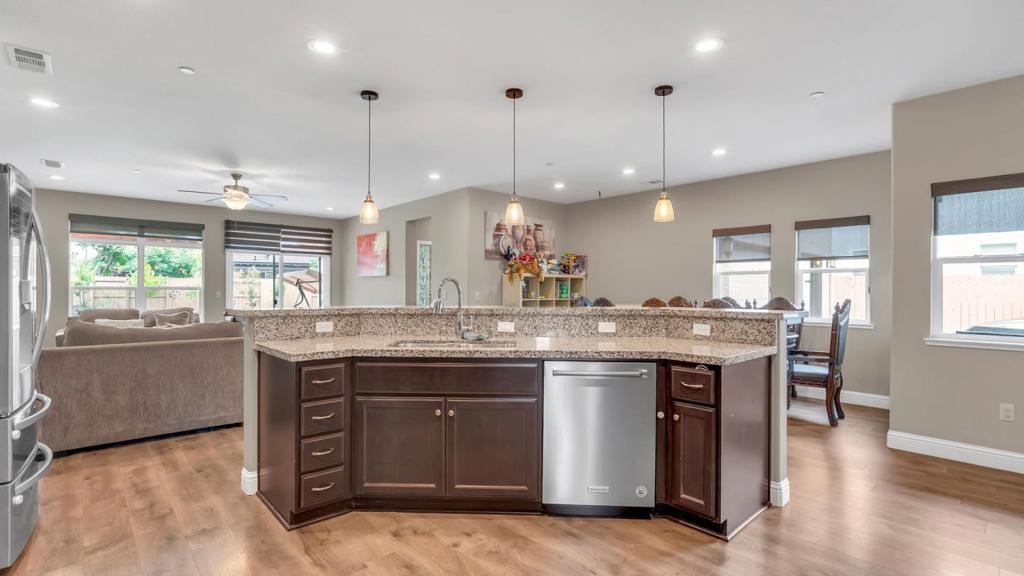 256 Gina St, Manteca, CA 95337