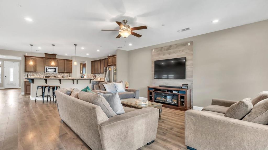 256 Gina St, Manteca, CA 95337