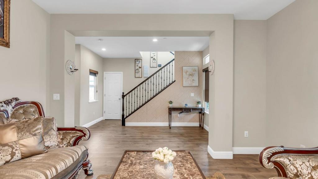 256 Gina St, Manteca, CA 95337