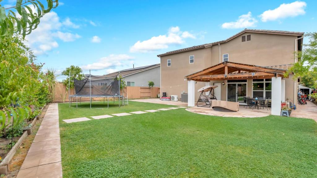 256 Gina St, Manteca, CA 95337