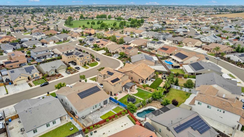 256 Gina St, Manteca, CA 95337