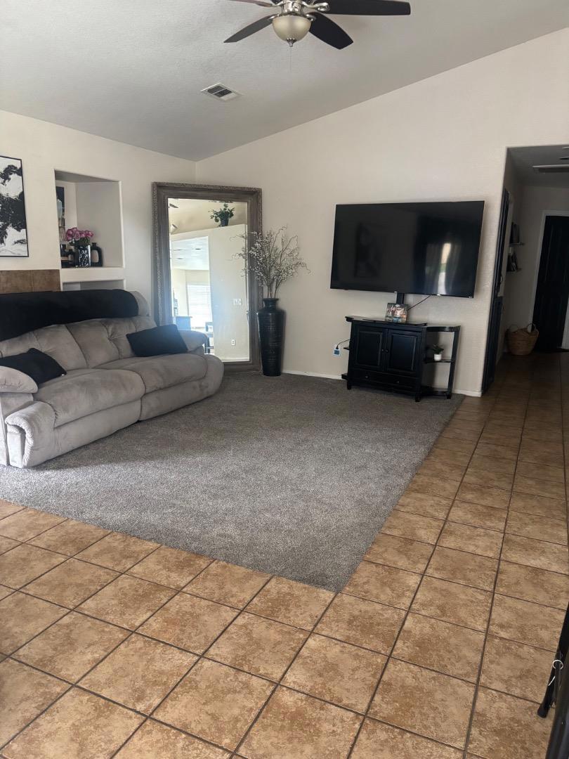 3816 E Acequia Ave, Visalia, CA 93292