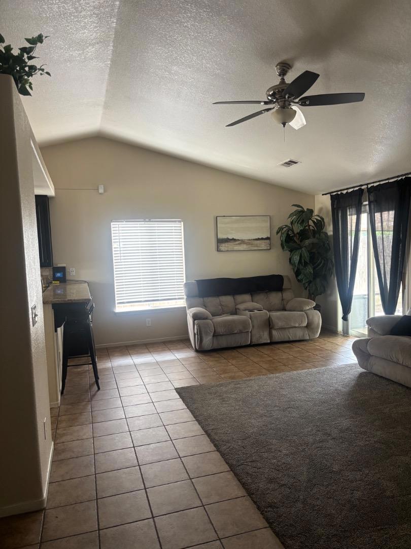 3816 E Acequia Ave, Visalia, CA 93292