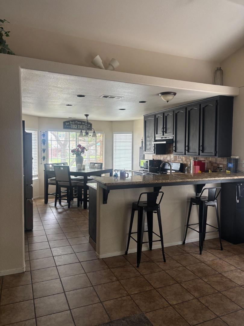 3816 E Acequia Ave, Visalia, CA 93292