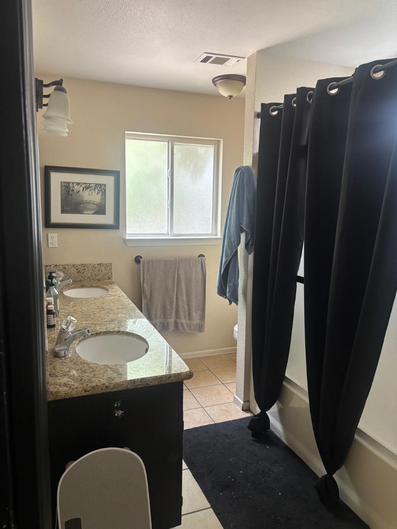 3816 E Acequia Ave, Visalia, CA 93292