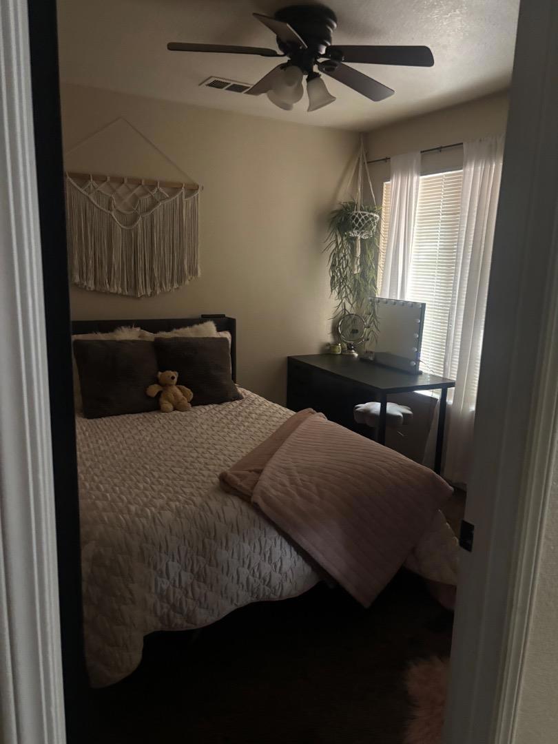 3816 E Acequia Ave, Visalia, CA 93292