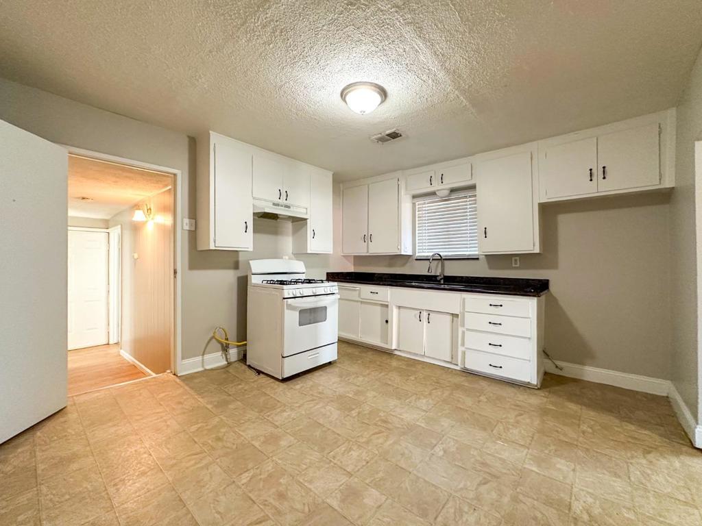 421 S Abbie St, Empire, CA 95319