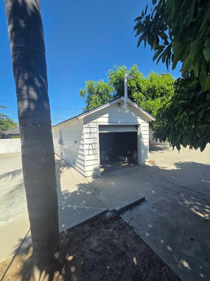 1506 W 5th St, Madera, CA 93637