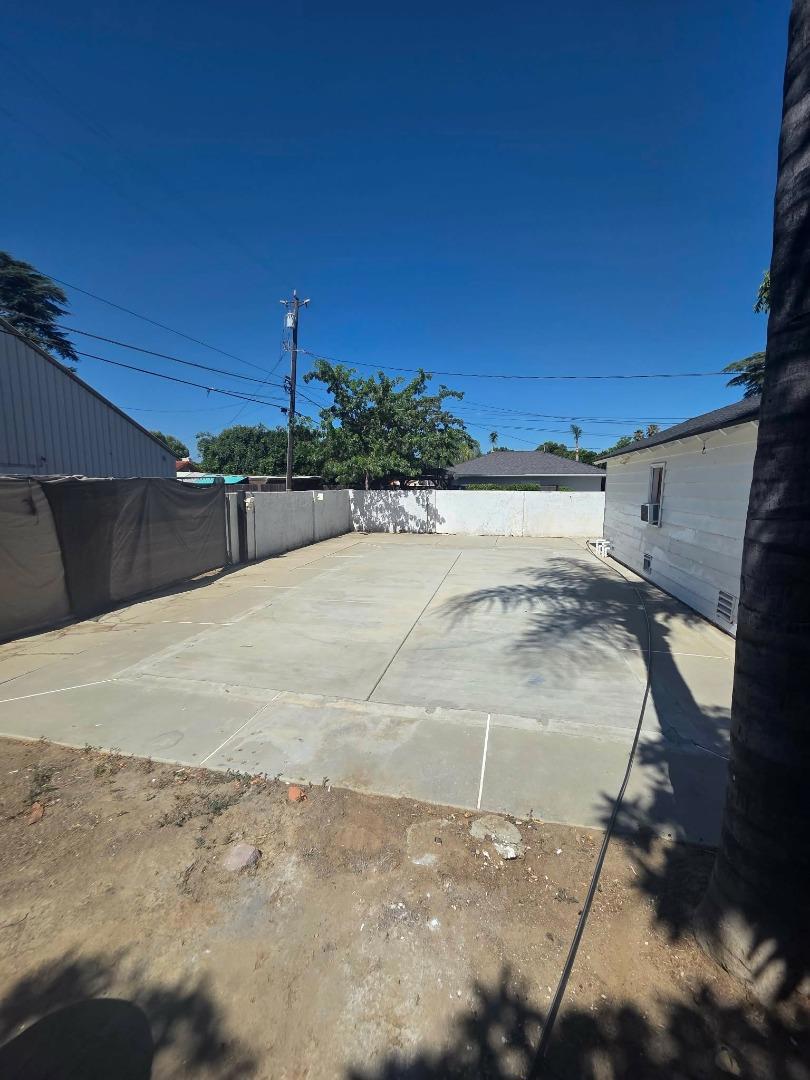 1506 W 5th St, Madera, CA 93637