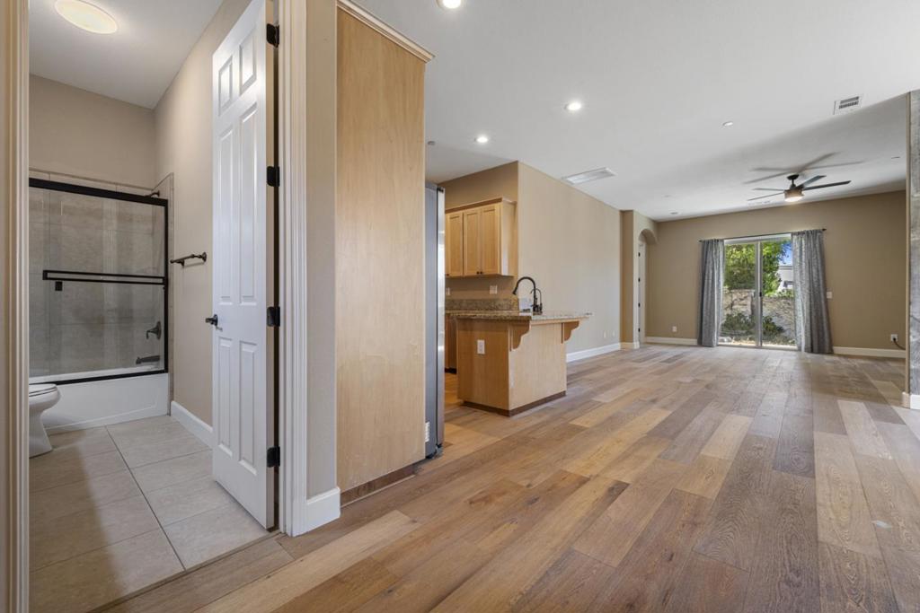 1027 Winter Ln, Patterson, CA 95363