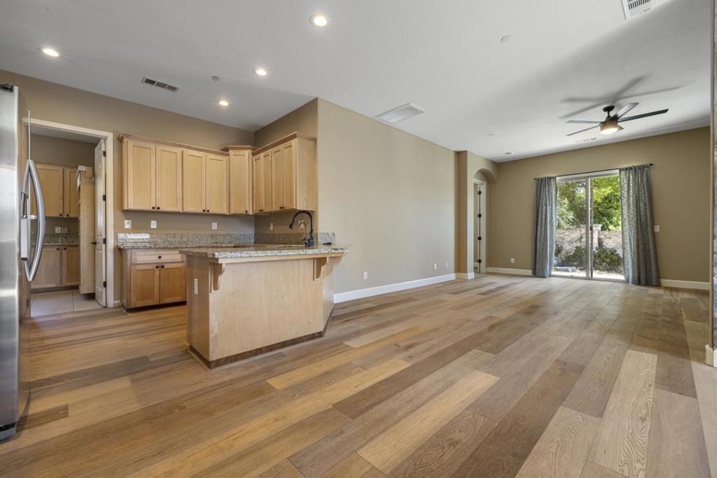 1027 Winter Ln, Patterson, CA 95363