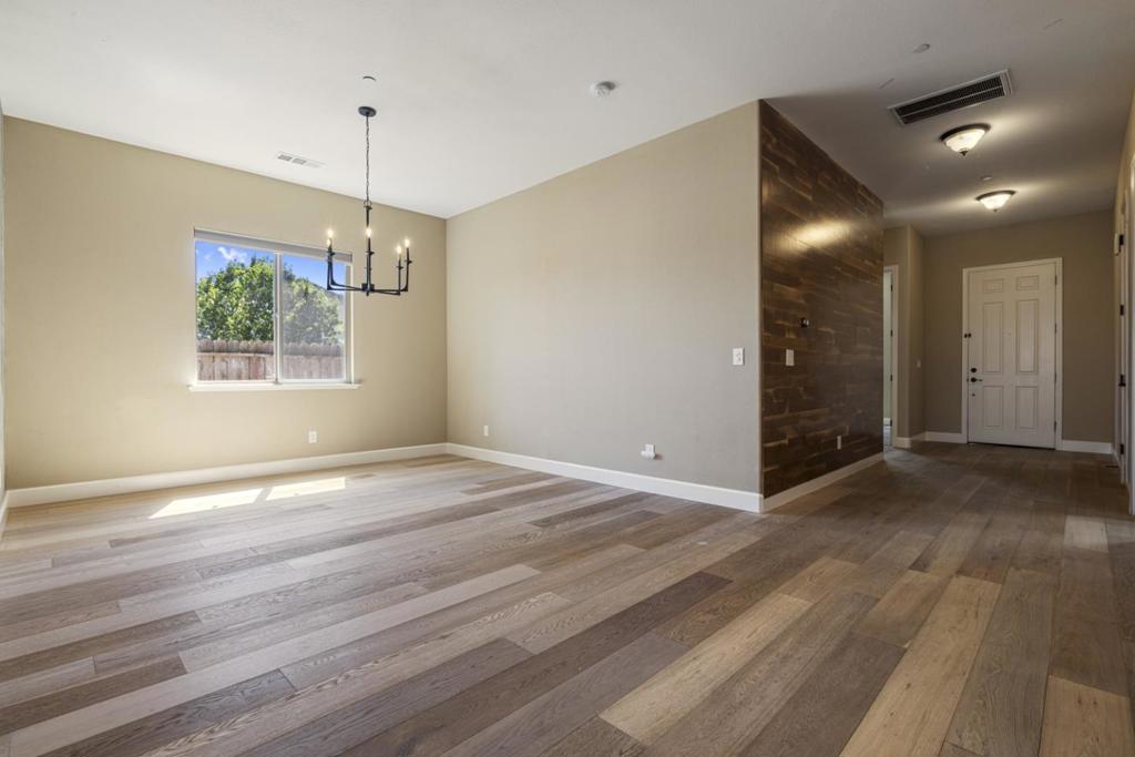1027 Winter Ln, Patterson, CA 95363