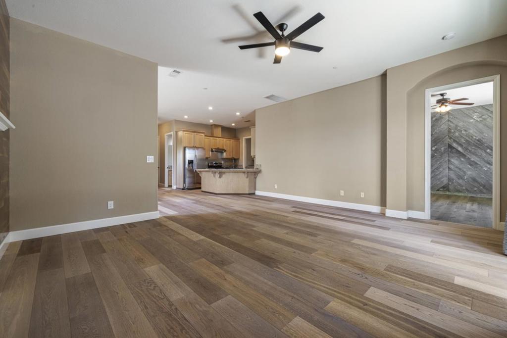 1027 Winter Ln, Patterson, CA 95363
