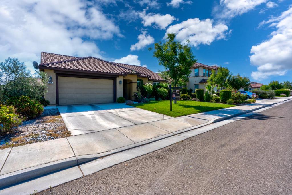 274 North St, Los Banos, CA 93635