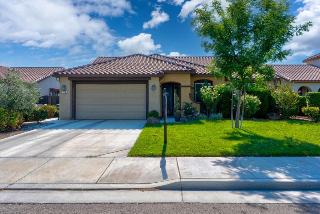 274 North St, Los Banos, CA 93635