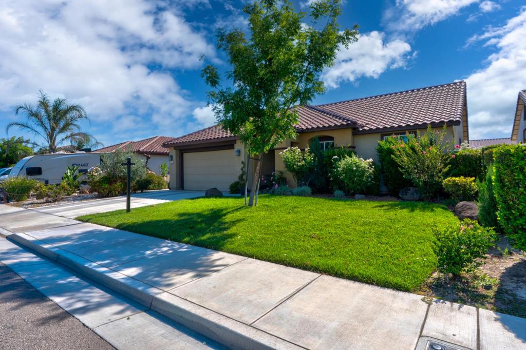 274 North St, Los Banos, CA 93635