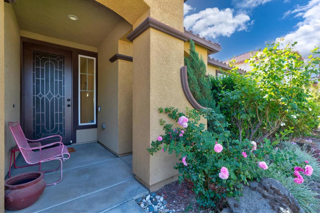 274 North St, Los Banos, CA 93635