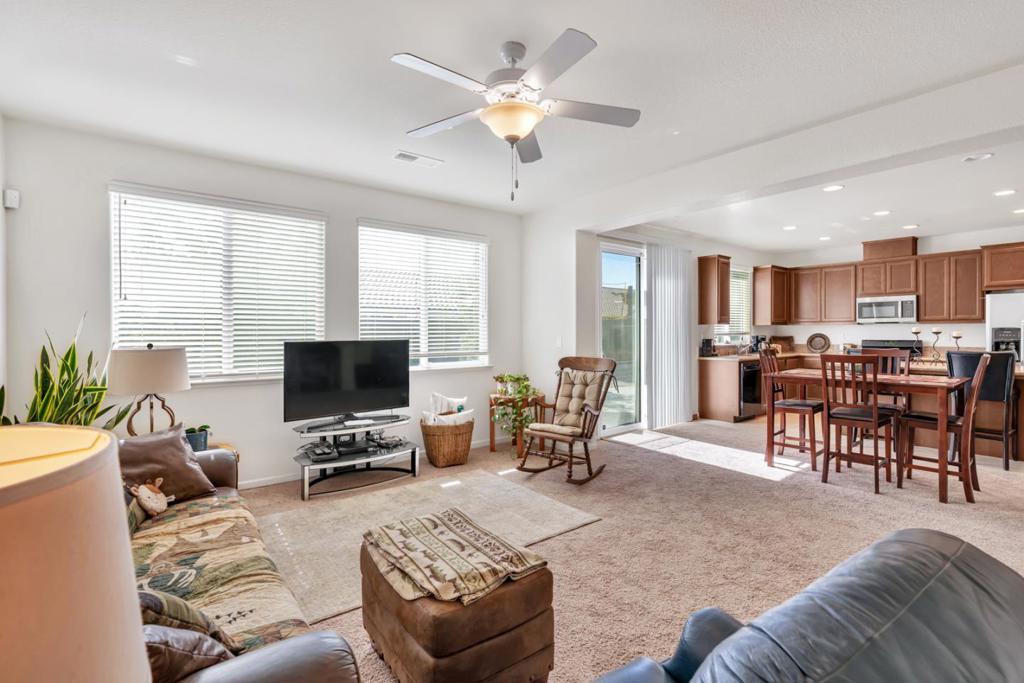 274 North St, Los Banos, CA 93635