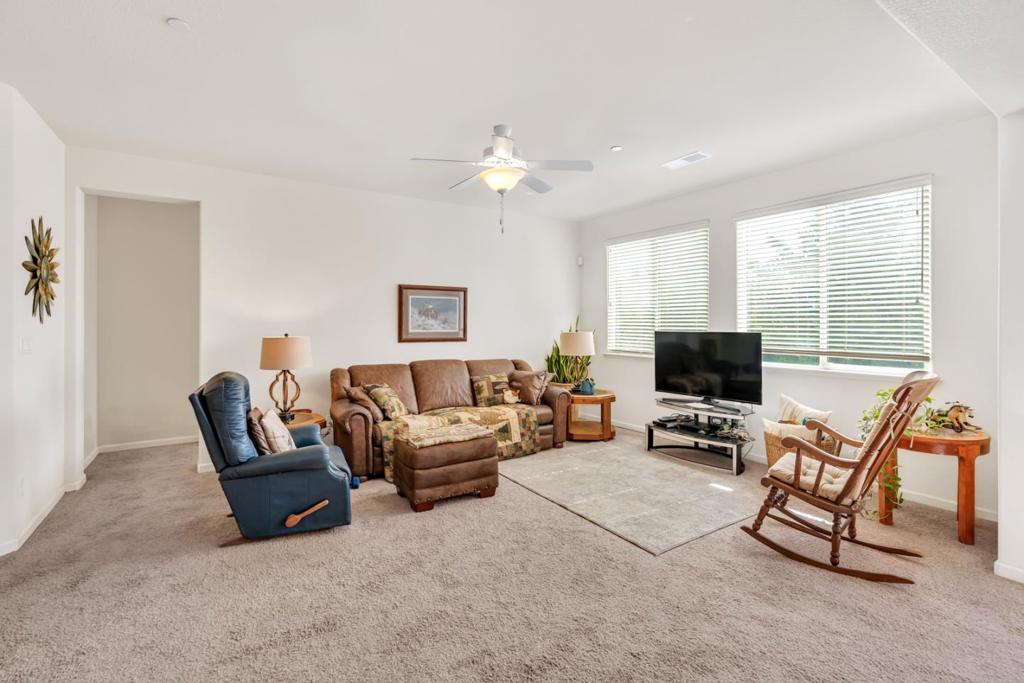 274 North St, Los Banos, CA 93635