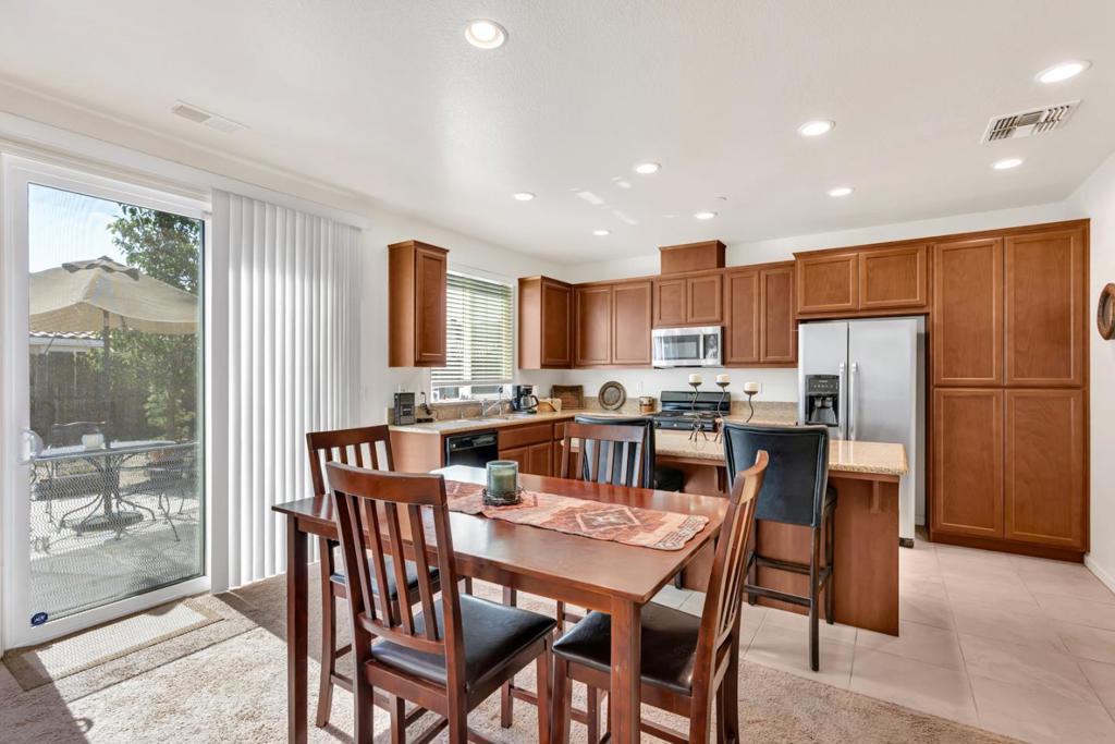 274 North St, Los Banos, CA 93635