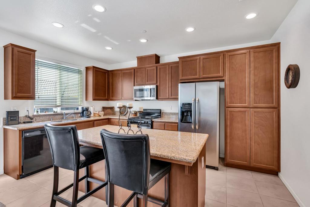 274 North St, Los Banos, CA 93635
