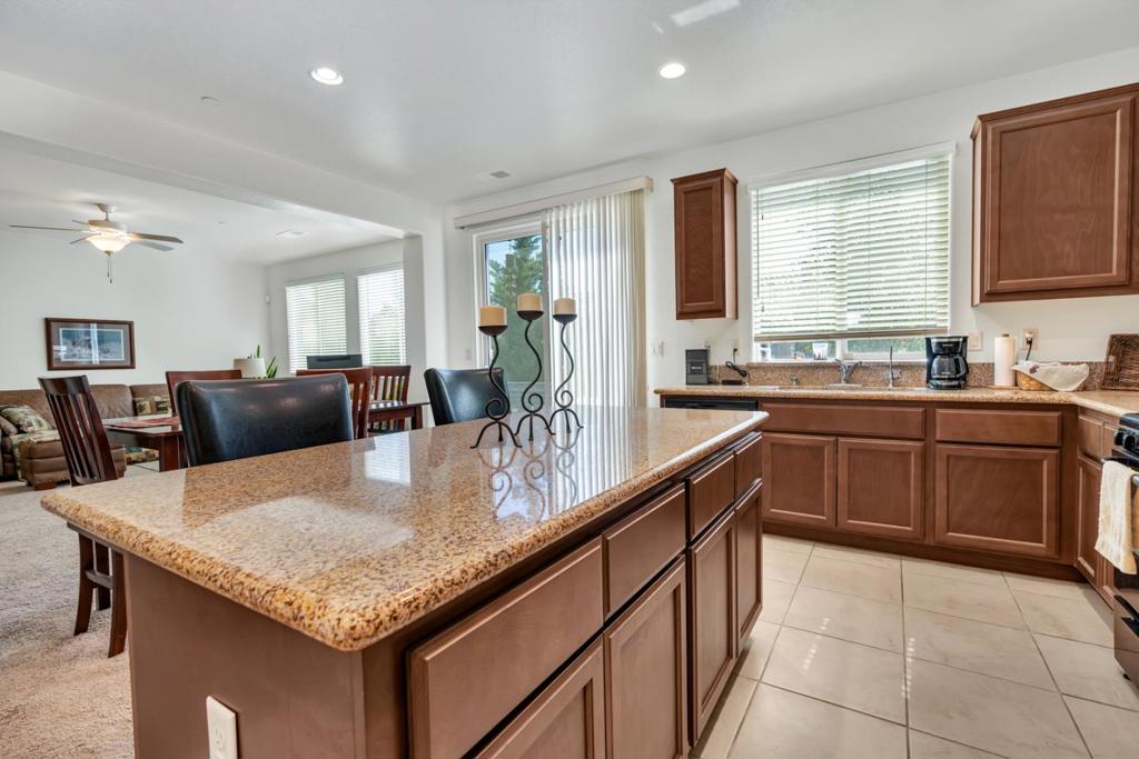274 North St, Los Banos, CA 93635
