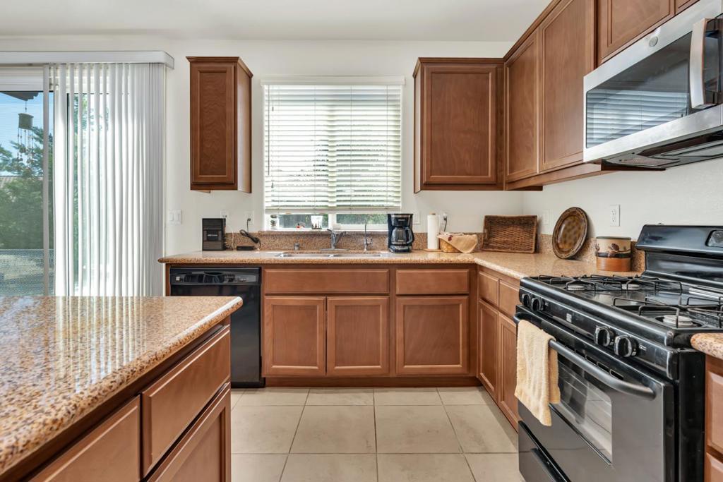 274 North St, Los Banos, CA 93635