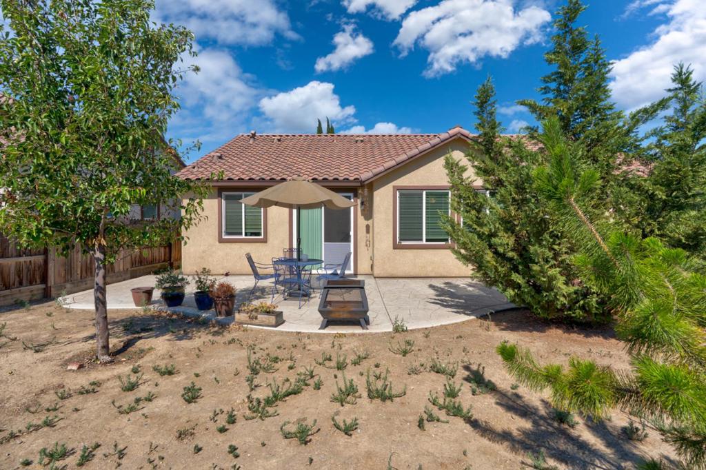 274 North St, Los Banos, CA 93635