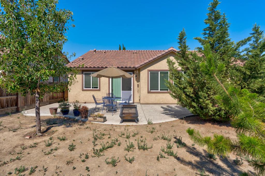 274 North St, Los Banos, CA 93635