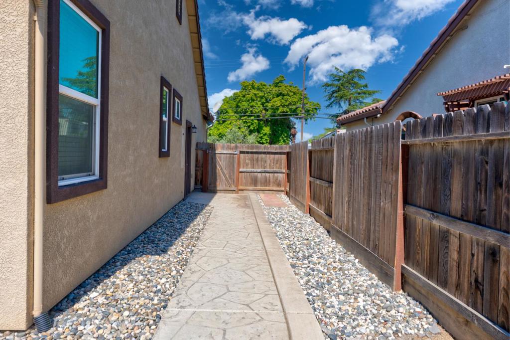 274 North St, Los Banos, CA 93635
