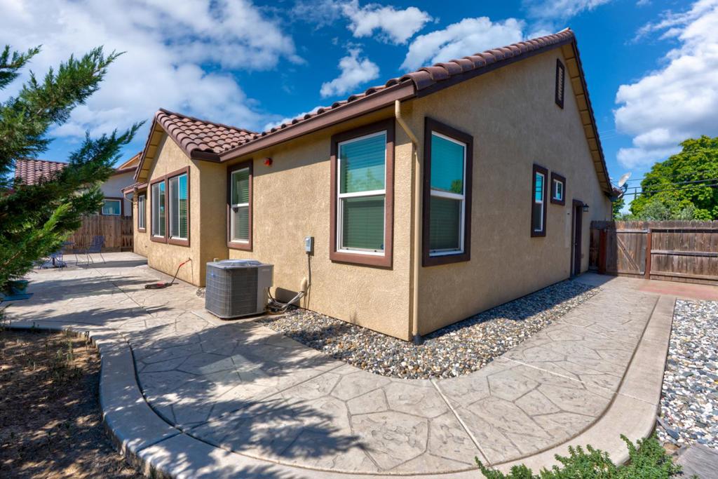 274 North St, Los Banos, CA 93635