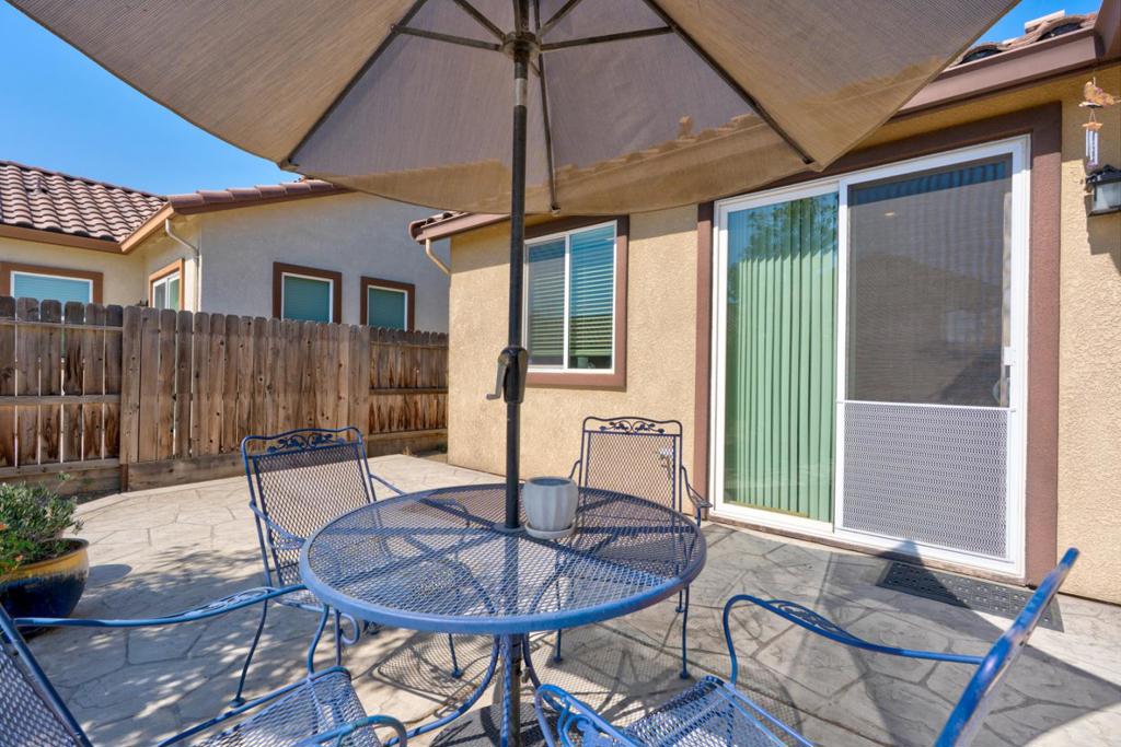 274 North St, Los Banos, CA 93635