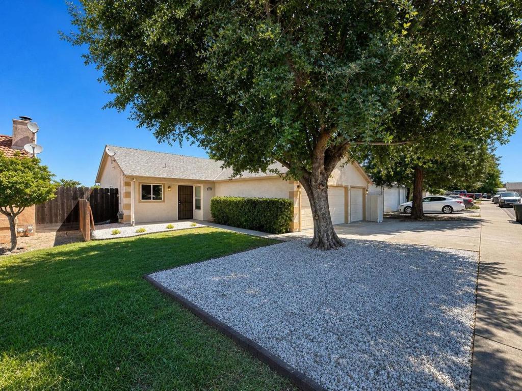 1574 Sun River St, Oakdale, CA 95361