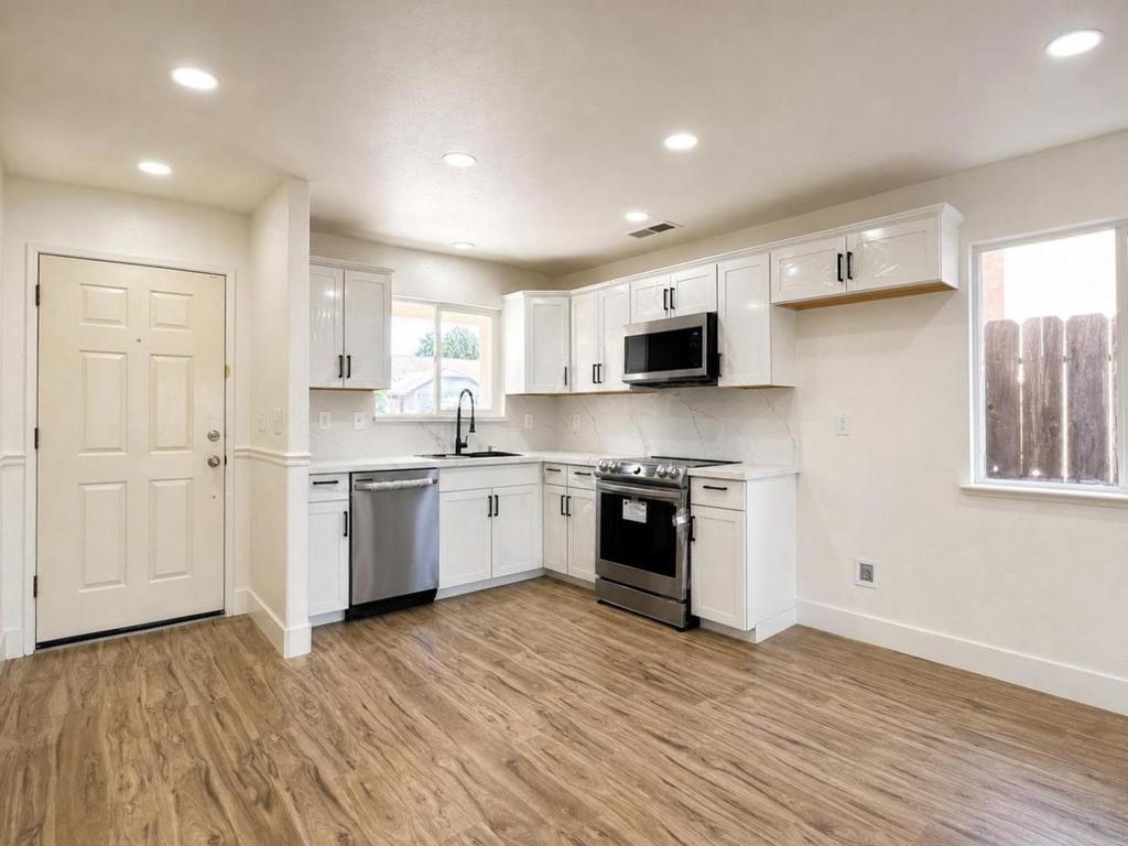 1574 Sun River St, Oakdale, CA 95361