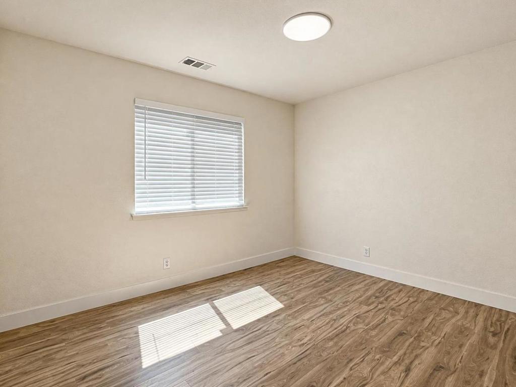 1574 Sun River St, Oakdale, CA 95361