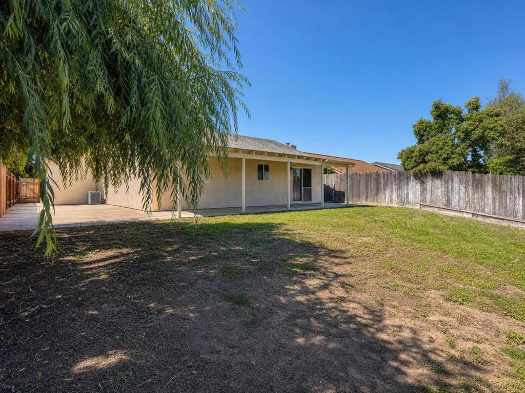 1574 Sun River St, Oakdale, CA 95361
